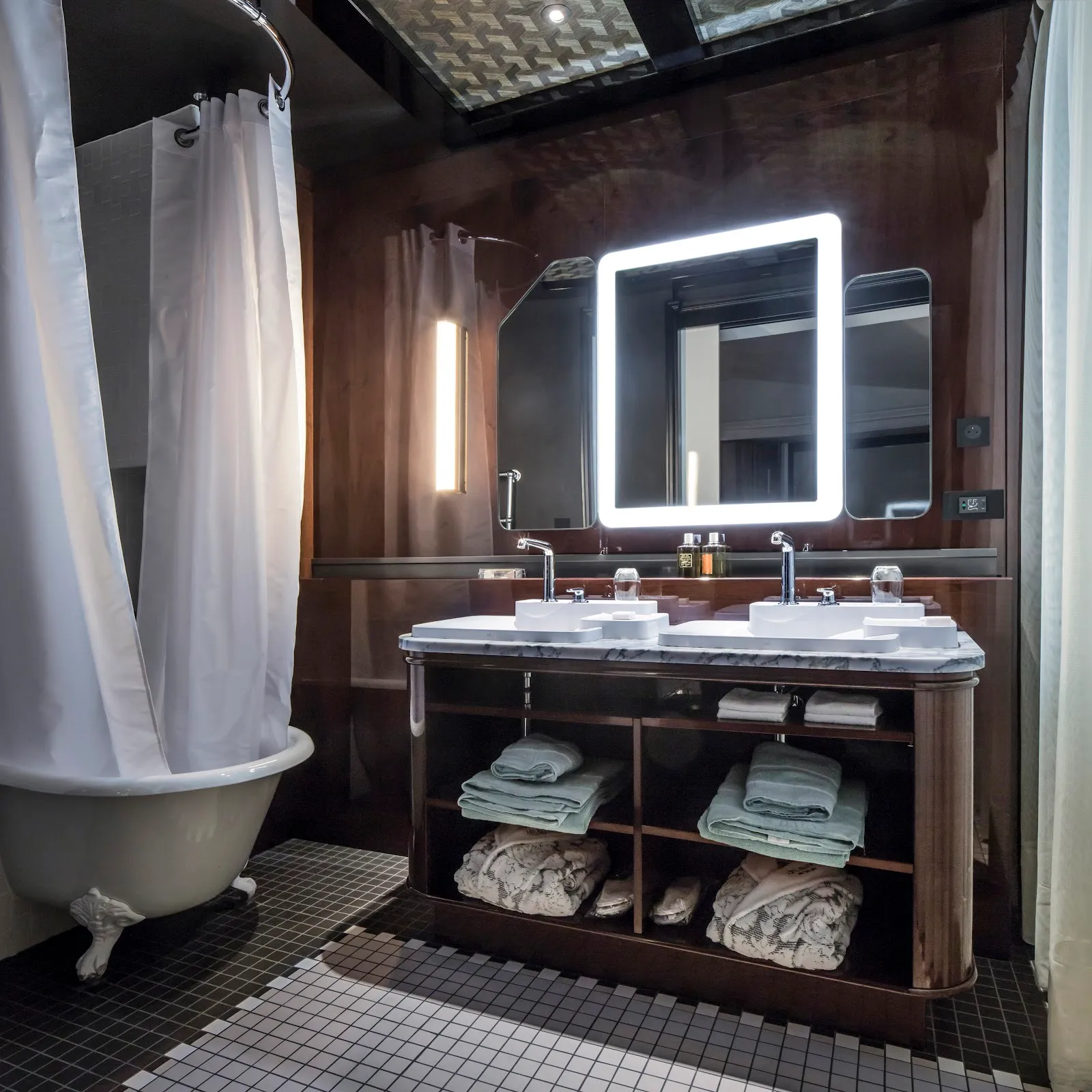 Photo de Les Bains Paris