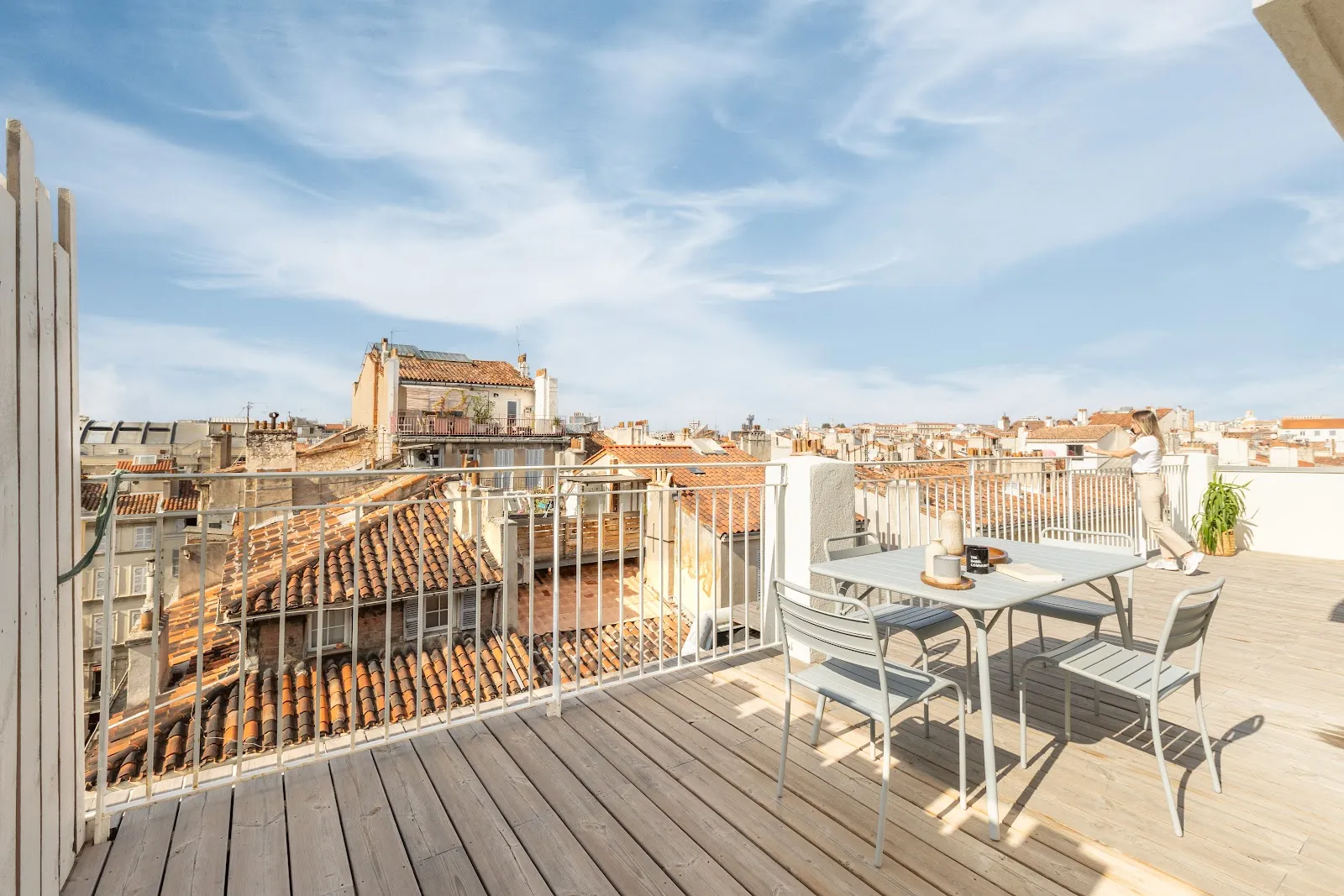 Photo de Coliving & Hôtel - Appartement meublé l THE BABEL COMMUNITY – Marseille Vieux Port
